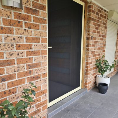 Screen_Front_door_with_lock